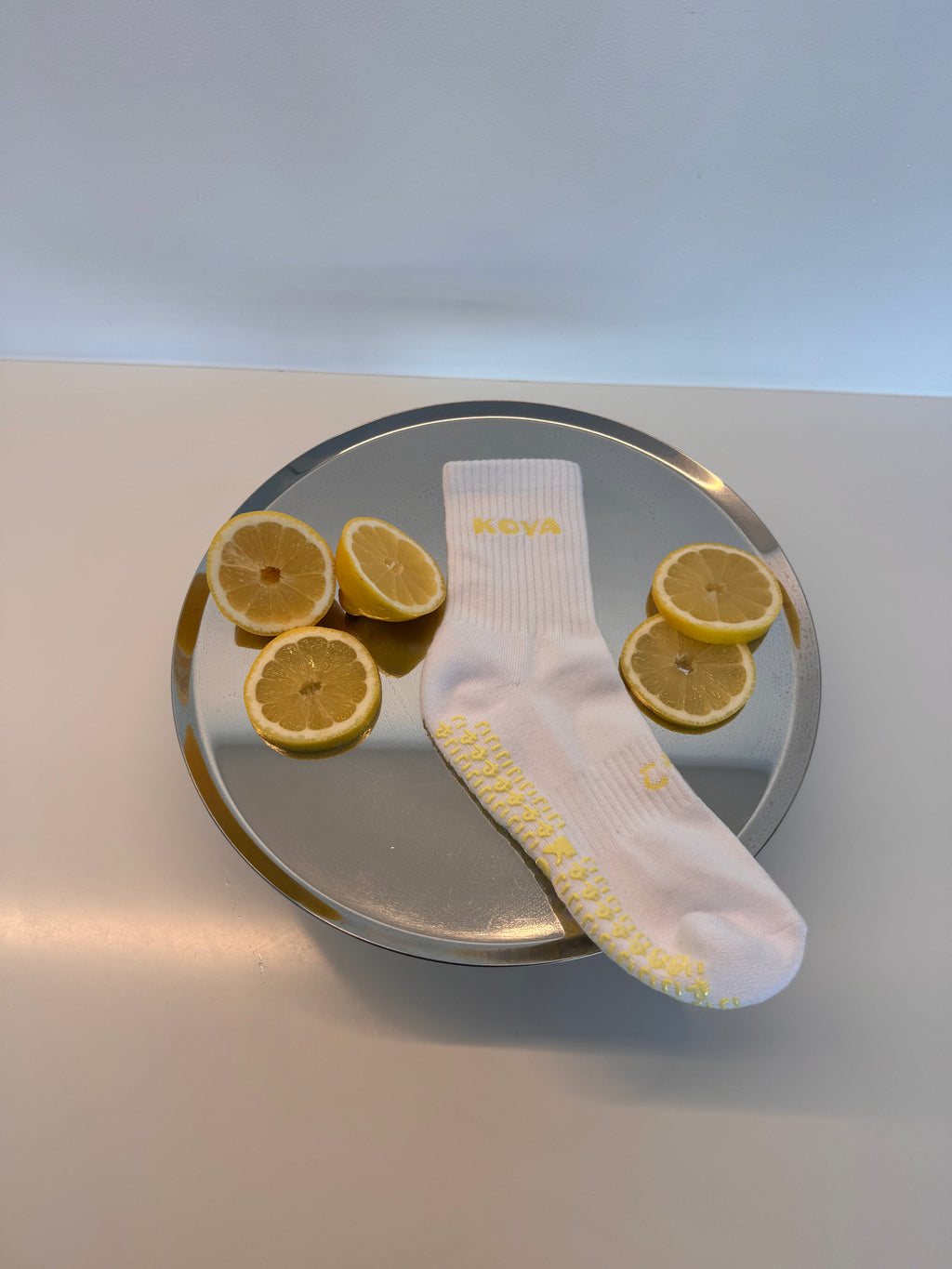 Low Cut - White / Yellow logo
