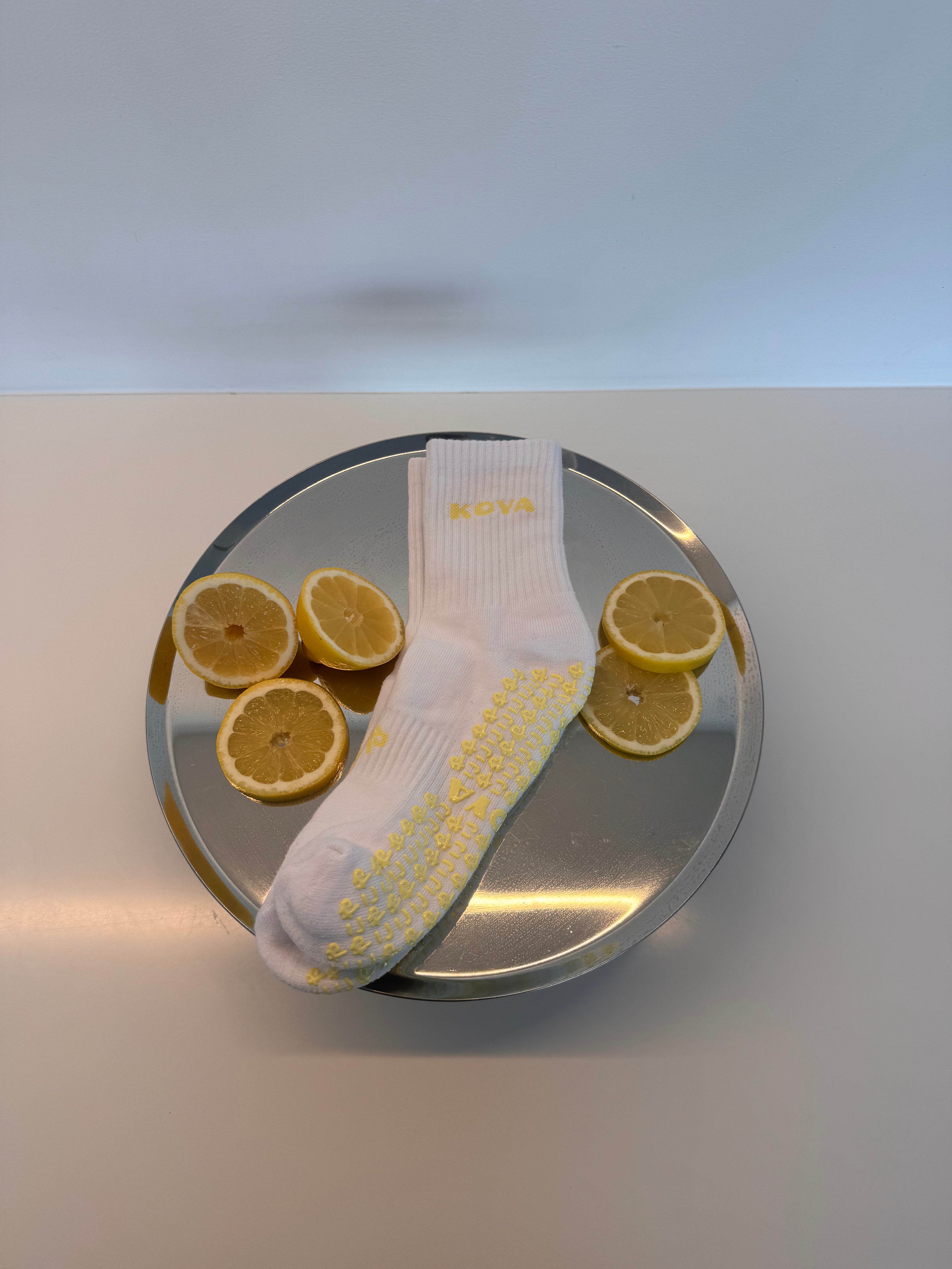 Low Cut - White / Yellow logo