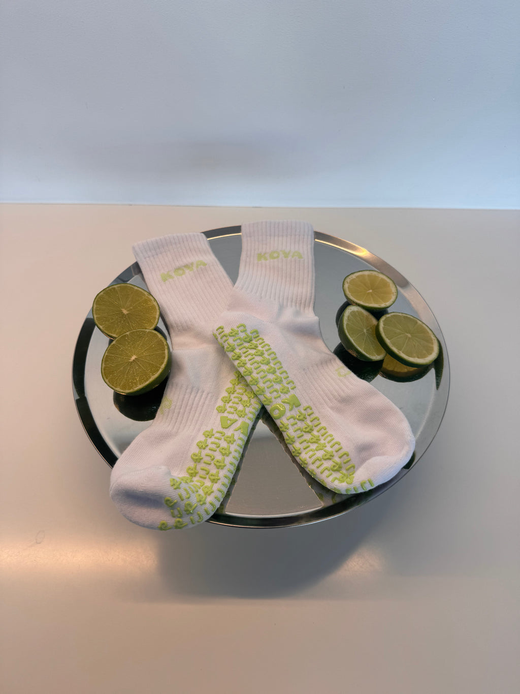 Low Cut - White / Lime Green logo