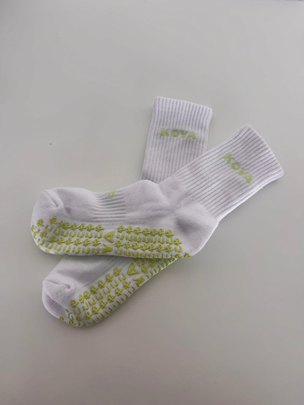 Low Cut - White / Lime Green logo