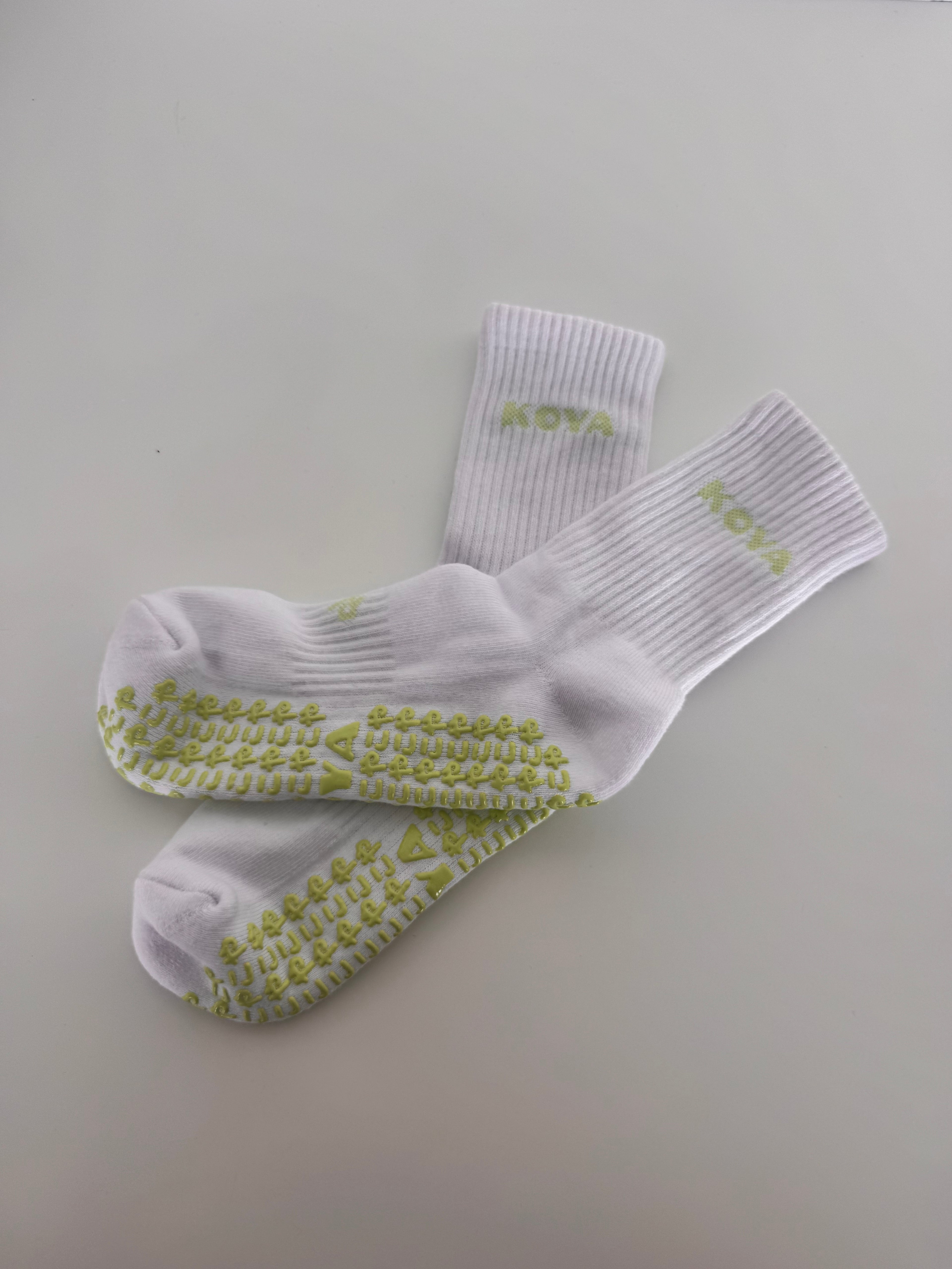 Low Cut - White / Lime Green logo