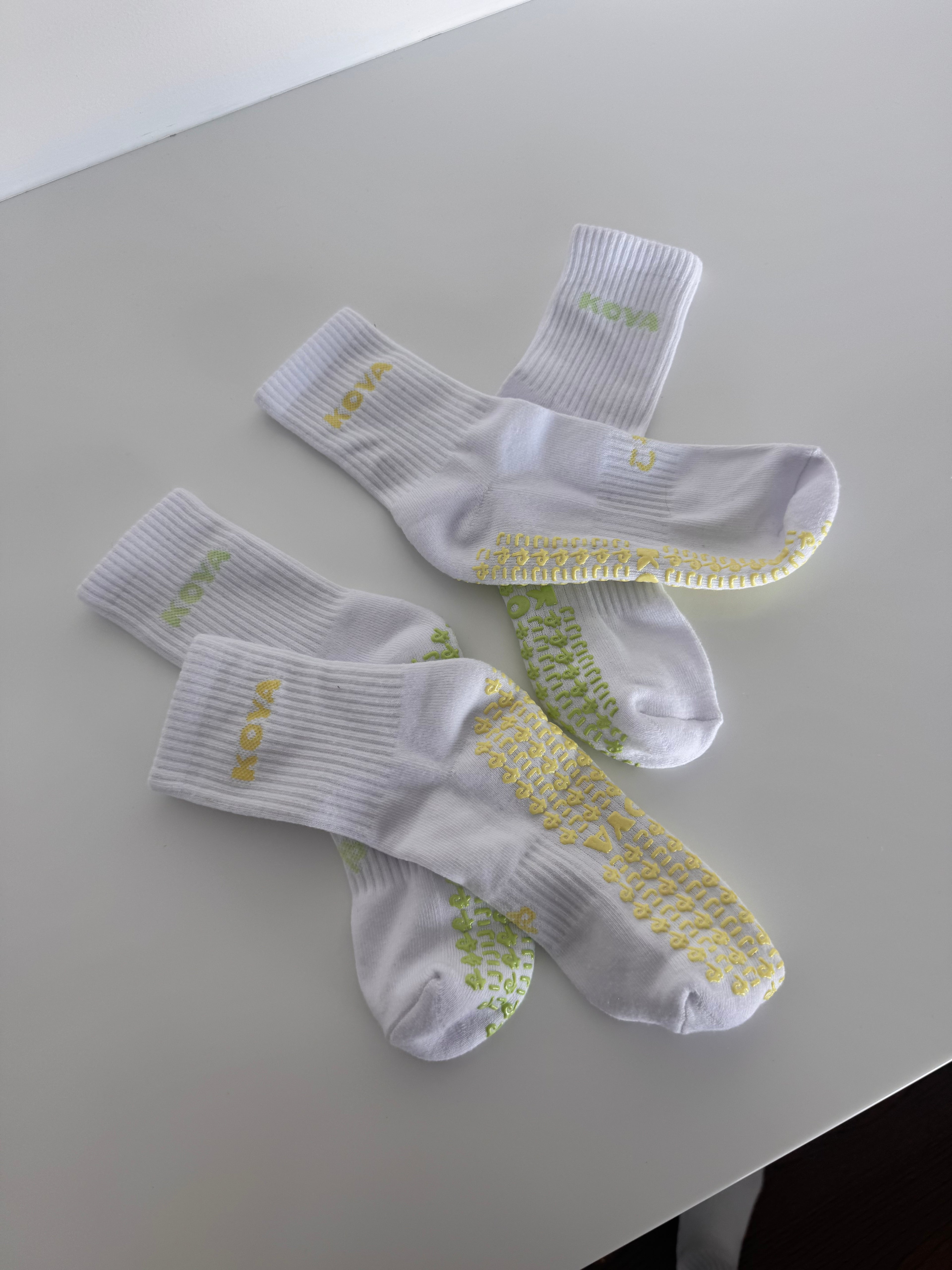 Low Cut - White / Lime Green logo