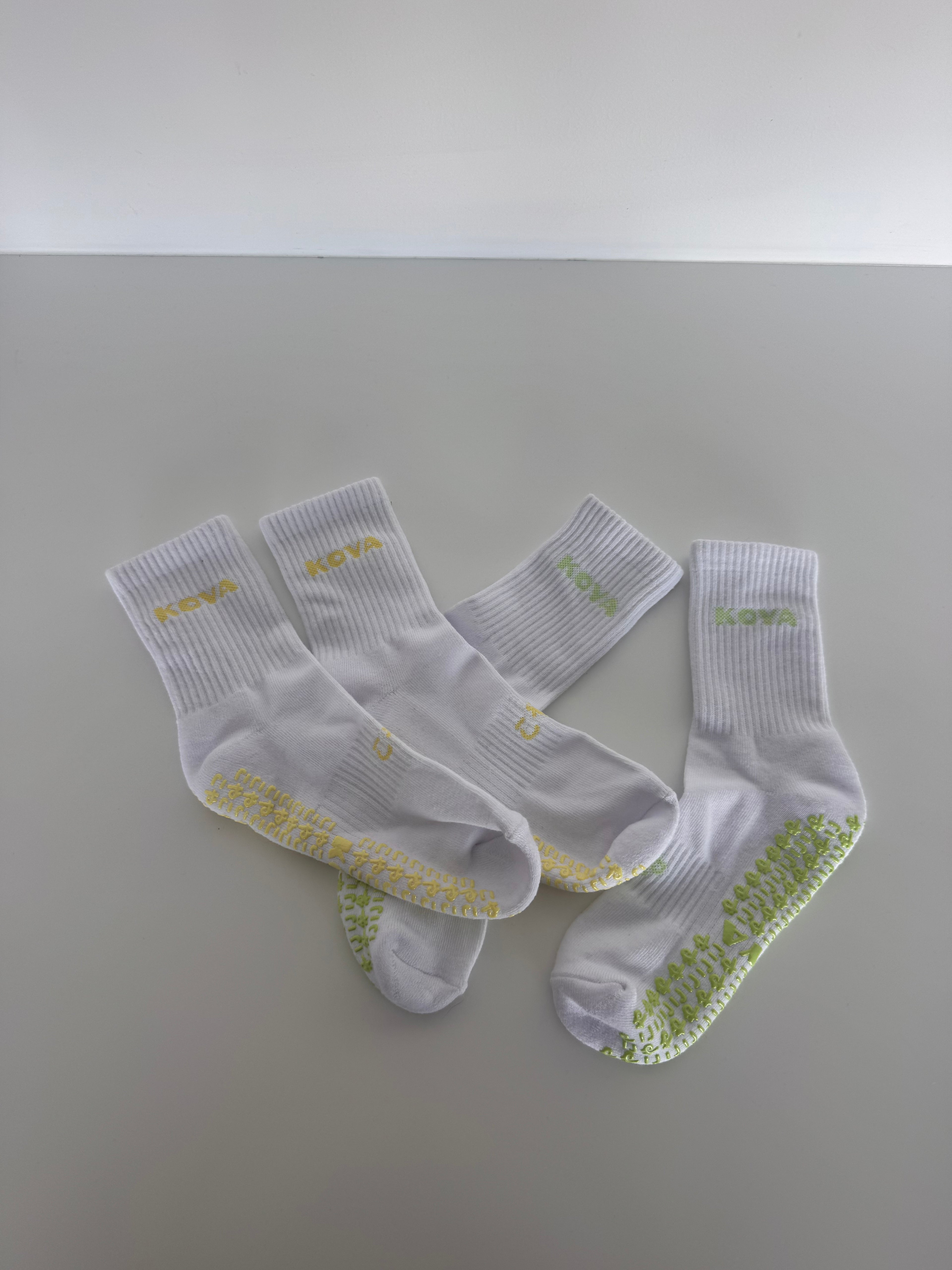Low Cut - White / Lime Green logo