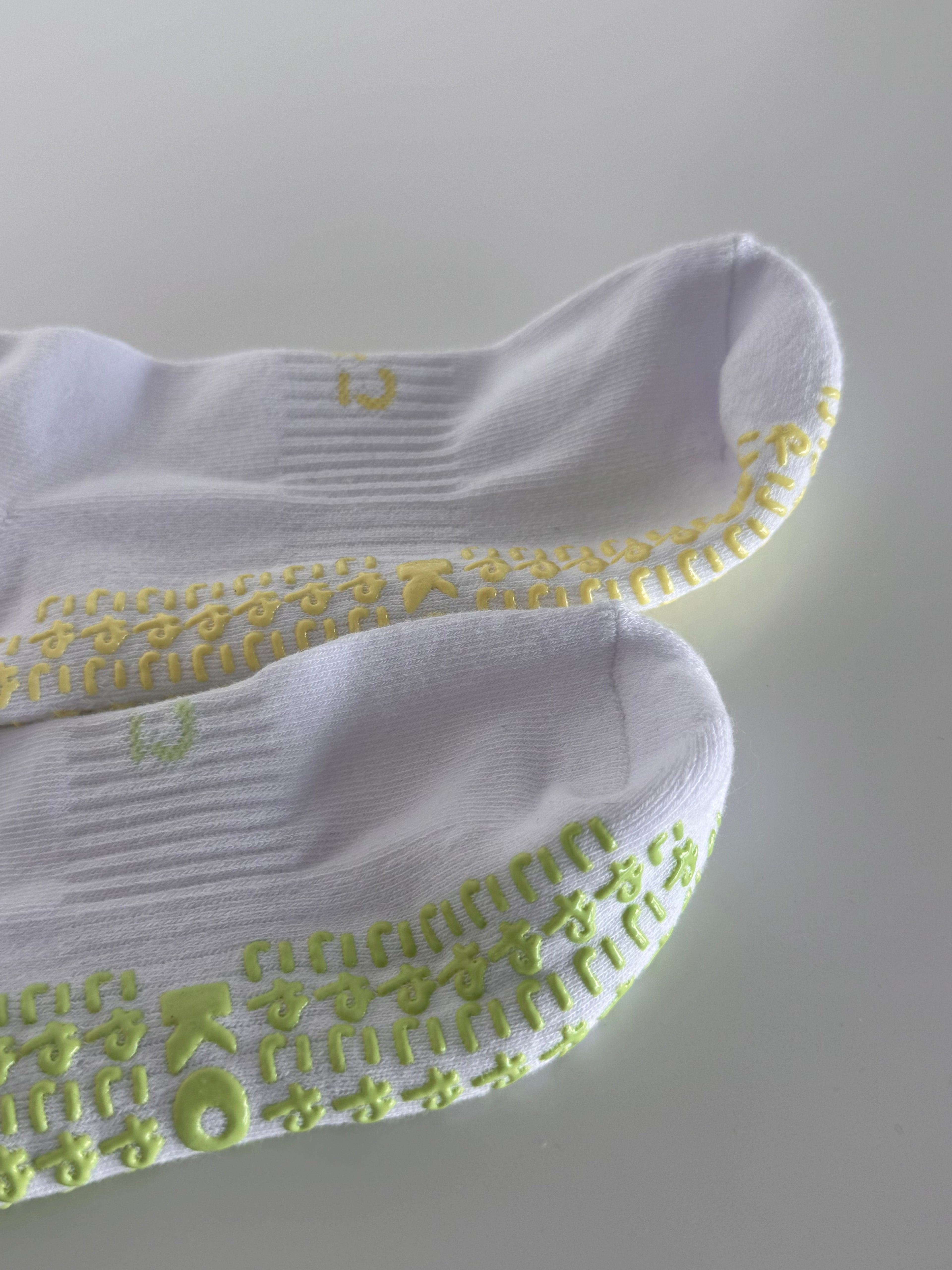 Low Cut - White / Lime Green logo