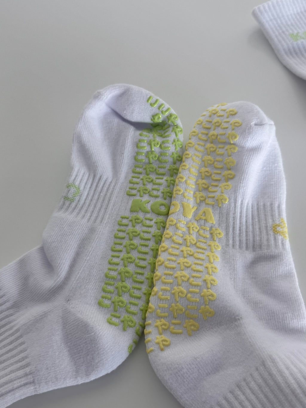 Low Cut - White / Lime Green logo