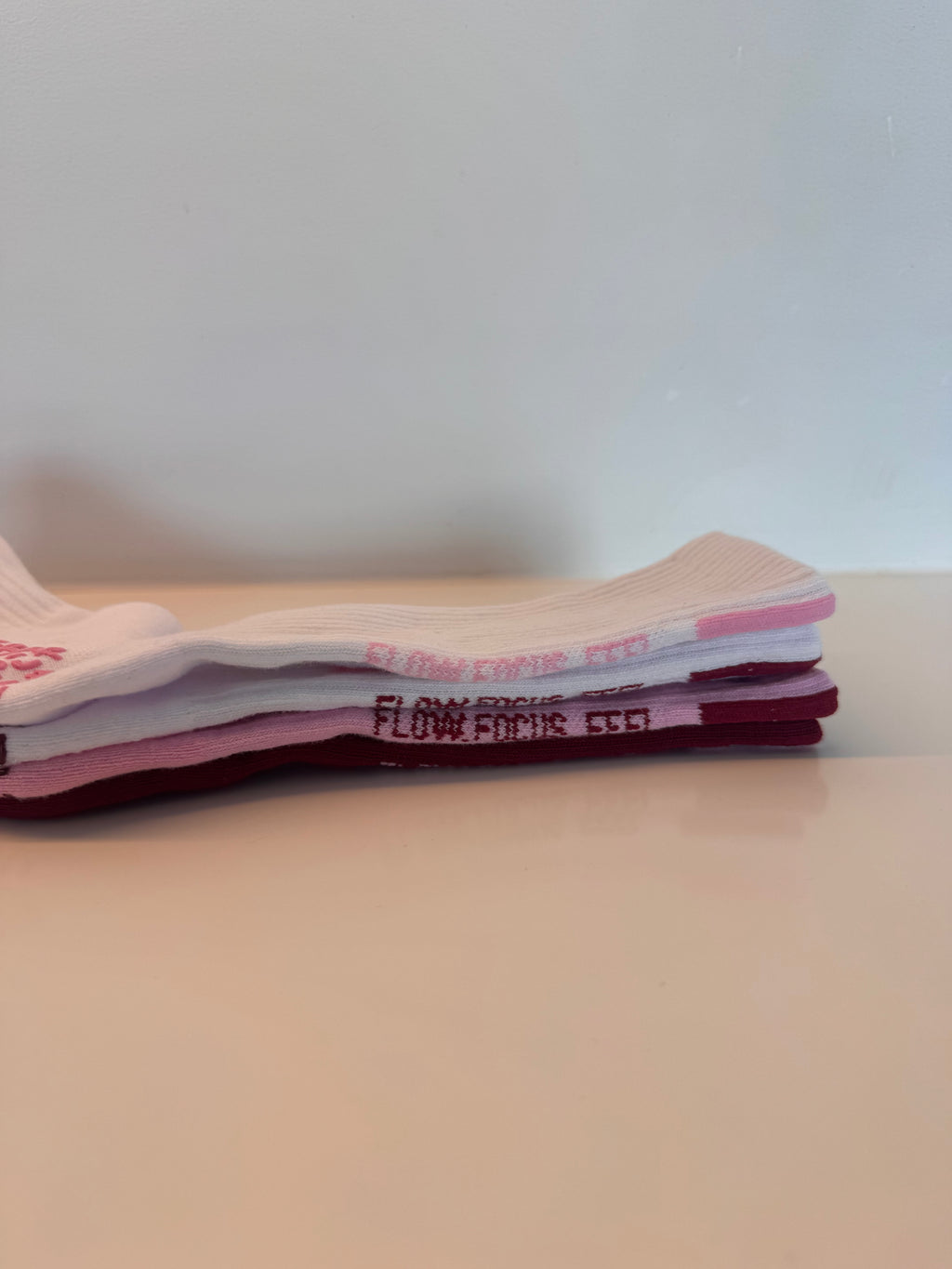 Burgundy / Rosa Logo
