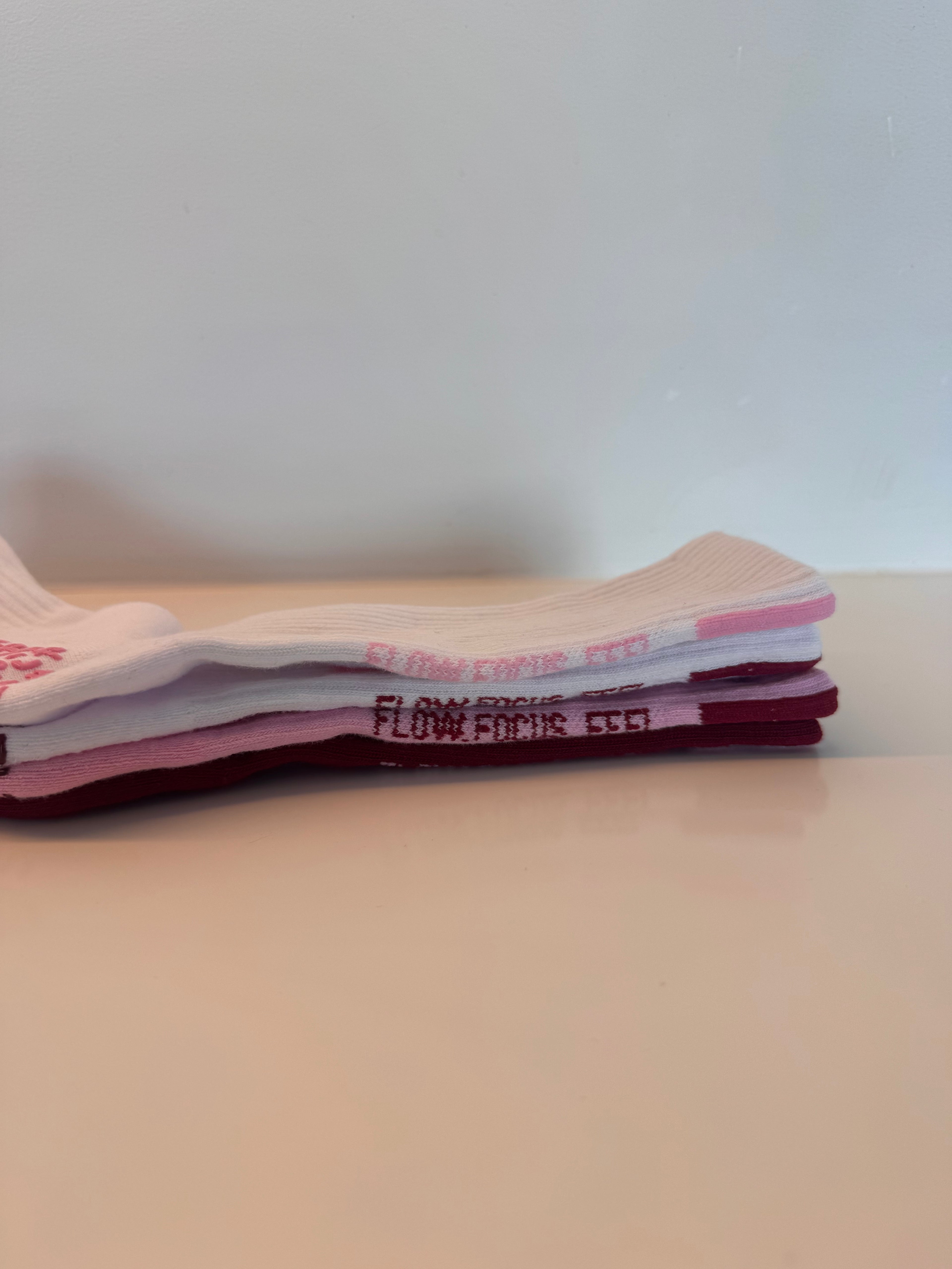 Burgundy / Rosa Logo