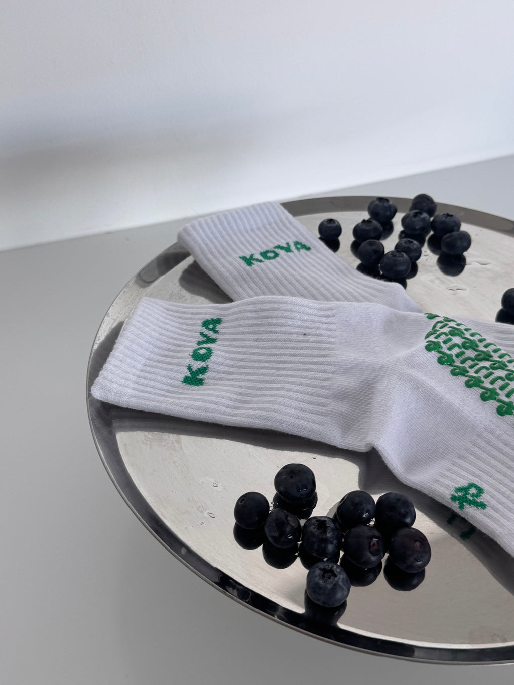 Low Cut - White / Royal Green logo