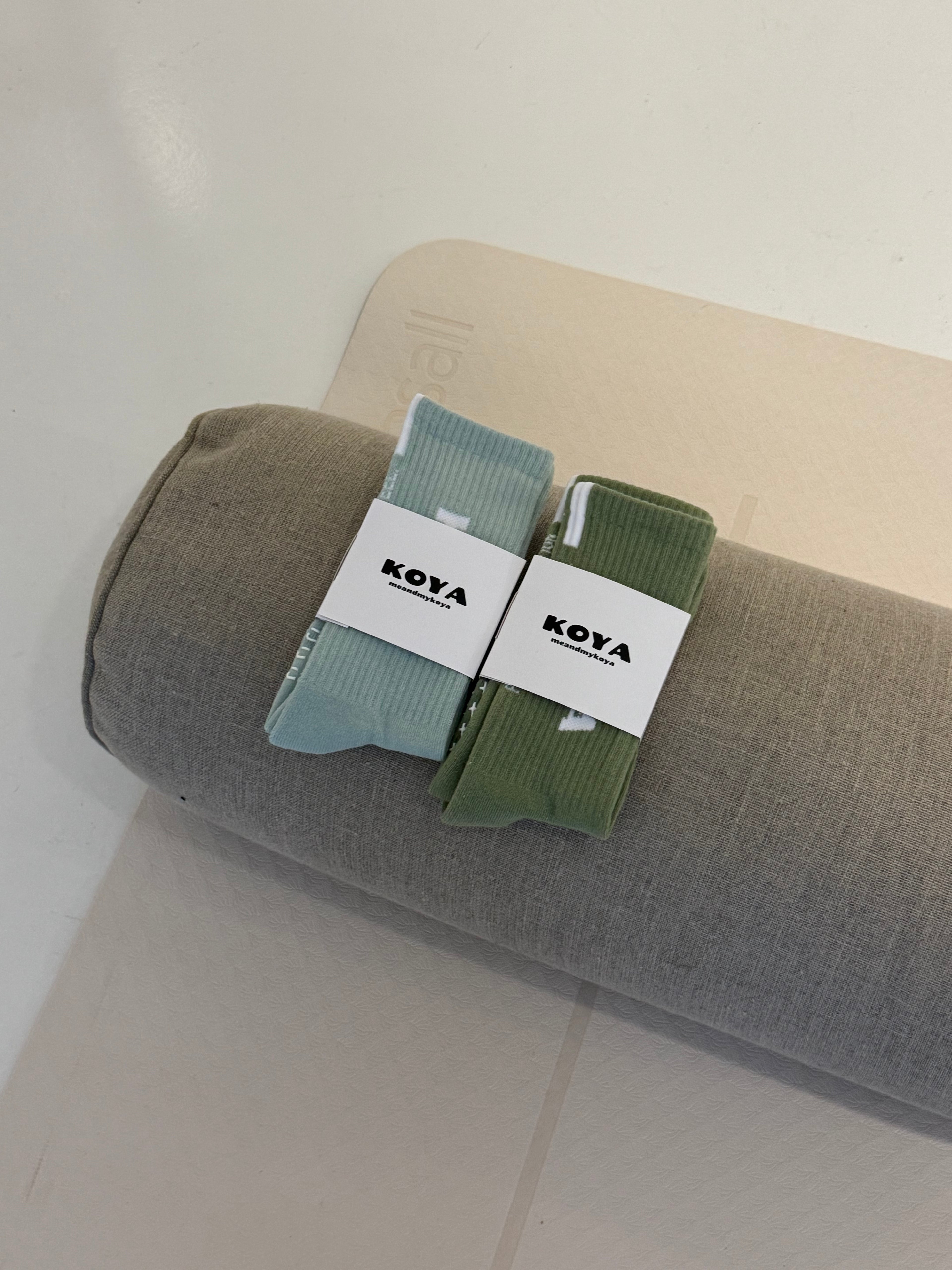 Pastel Green/White reformer grip socks