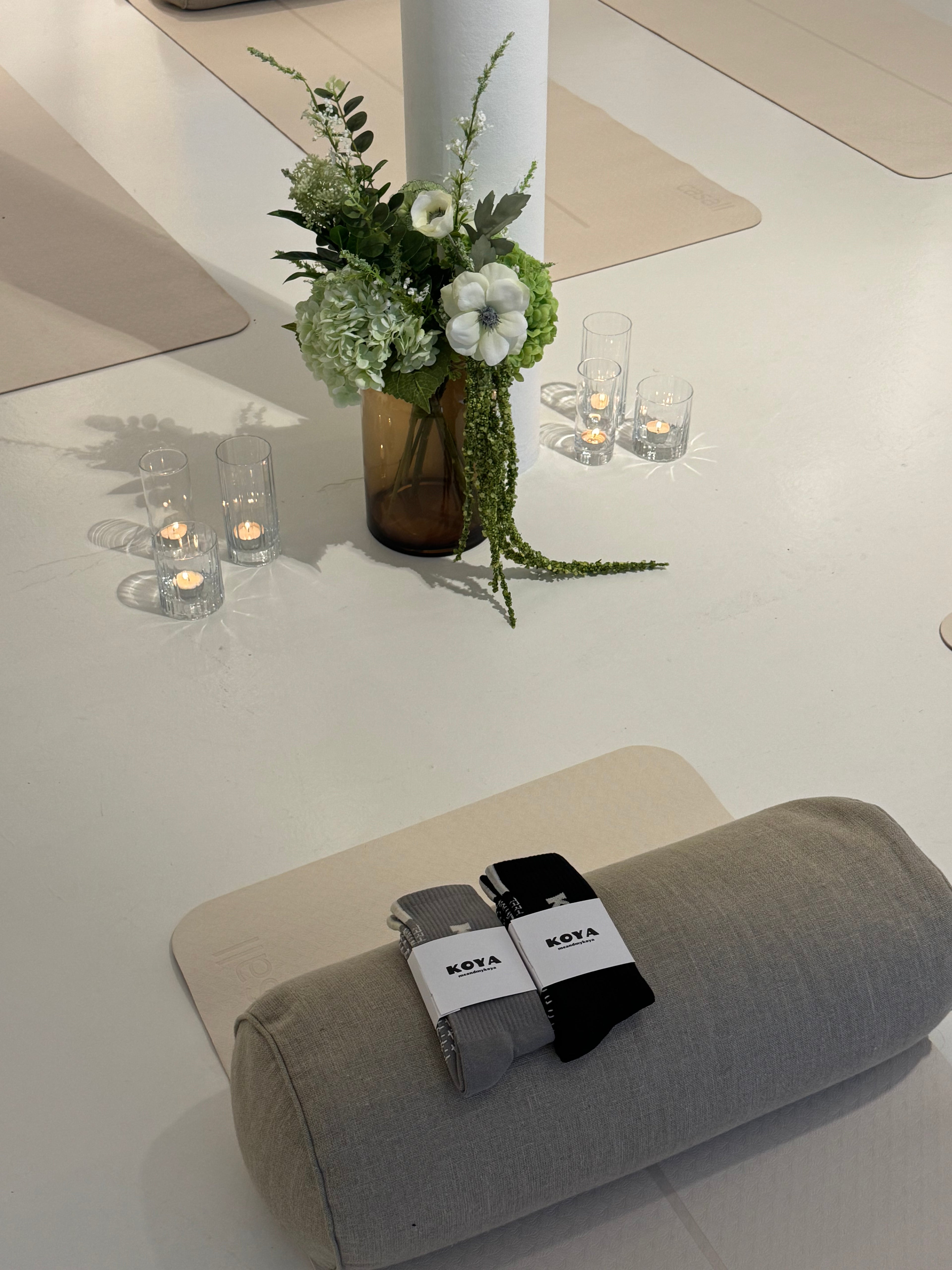 Grey/Beige reformer grip socks