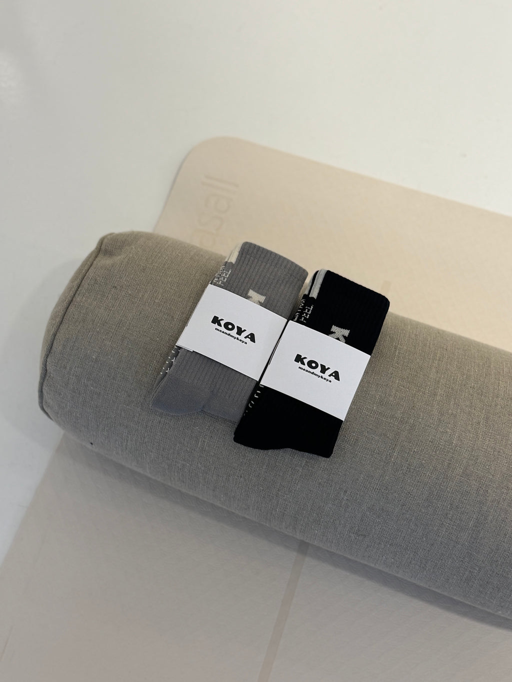 Grey/Beige reformer grip socks